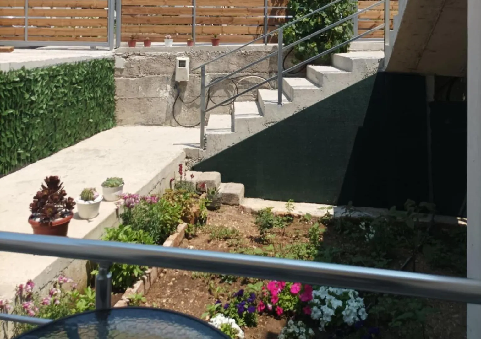 Coral Rooms Himara 0*, Химара Албания